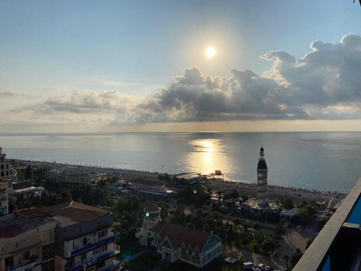Sea View Apart-Hotel Orbi Twin Towers 1413 Batumi Exterior photo